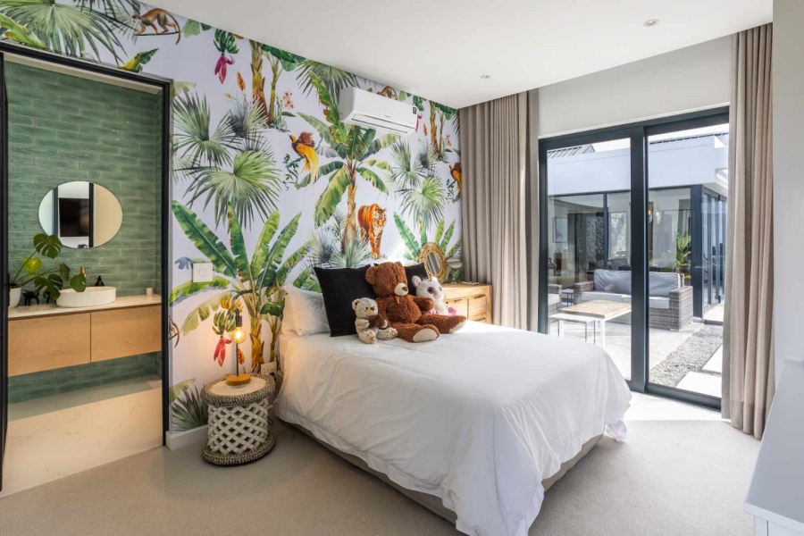 To Let 5 Bedroom Property for Rent in Val De Vie Estate Western Cape